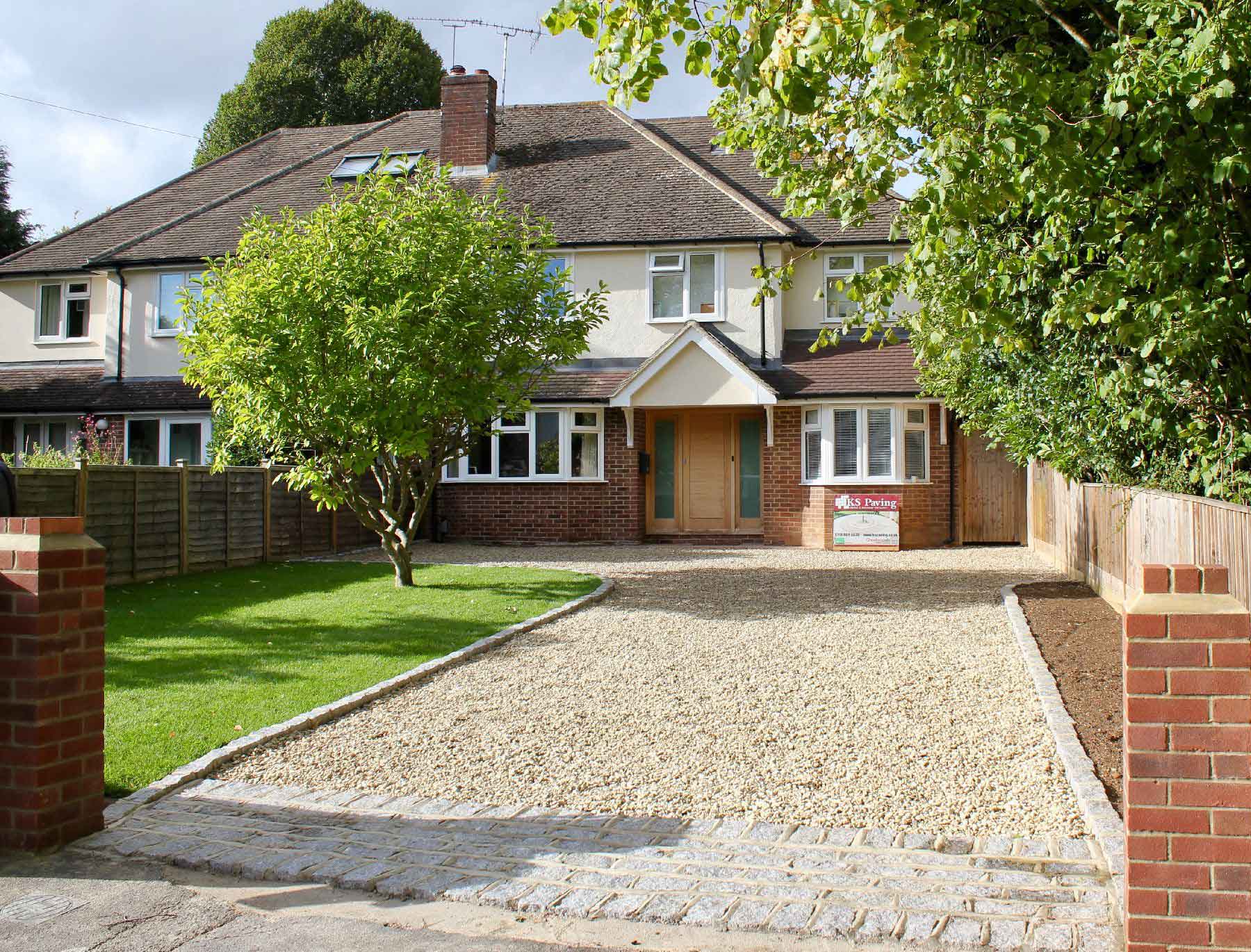 What is the Best Surface For My Patio? Block Paving Or Paving Stones (Flagging)