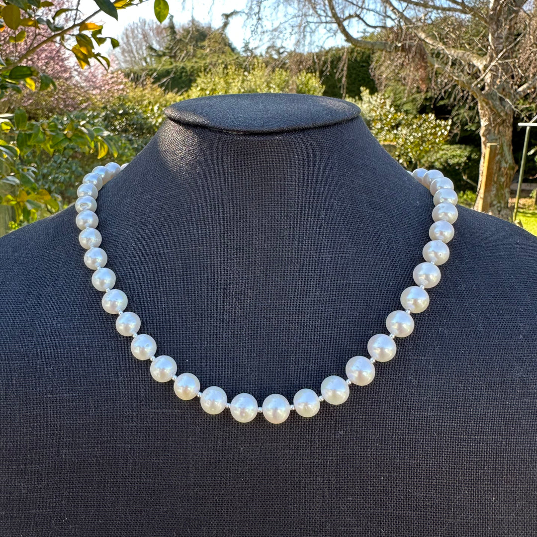 Graceful Glamour: Pearl Necklaces That Speak Volumes