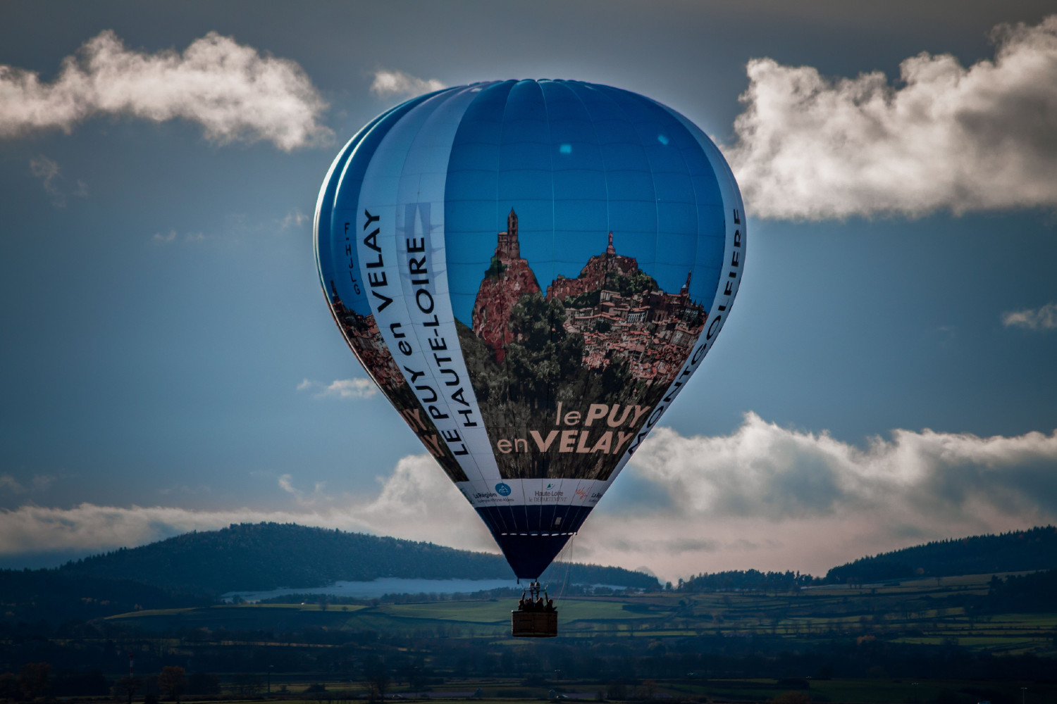 Envolez-vous vers de nouveaux sommets : expériences de montgolfière au Puy en Velay