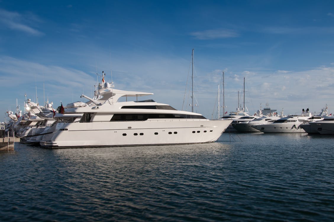 Cabo Yachts for Rent: Seamlessly Sail into Luxury