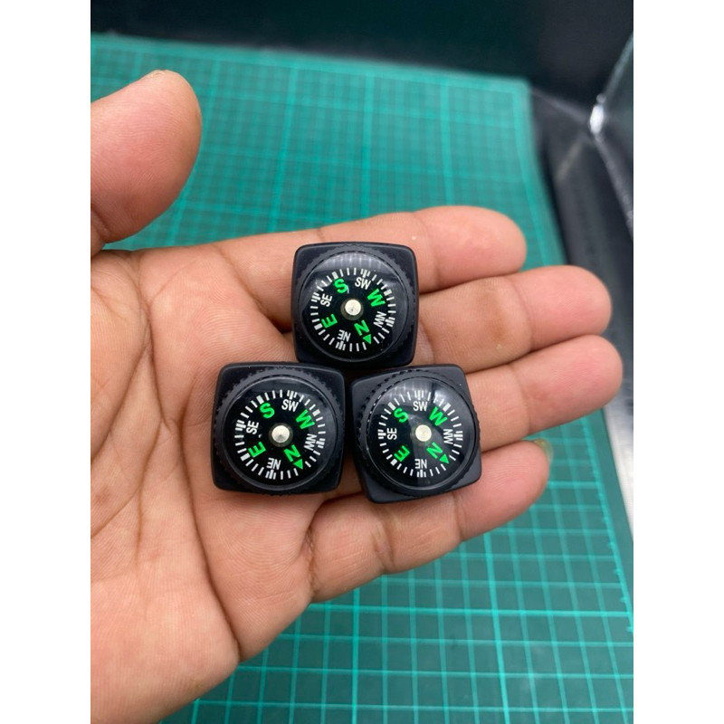 เข็มทิศขนาดเล็กใช้สำหรับใส่สายนาฬิกา ถักใส่เชือกParacord