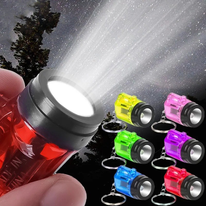 ไฟฉายจี้พวงกุญแจ ไฟฉายตกปลา แคมป์ปิ้ง กลางแจ้ง ของเล่นเด็ก แบบพกพา พลาสติก ขนาดเล็ก ไฟฉาย LED พวงกุญแจ ปุ่มแบตเตอรี่ ไฟทางาน