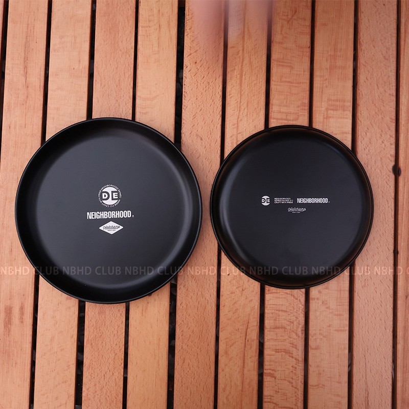 Street Wear NEIGHBORHOOD จานอาหารค่ายุทธวิธีกลางแจ้ง 304 สแตนเลสแบบพกพาจานสีดา Camping Tableware Camping อุปกรณ์ NBHD