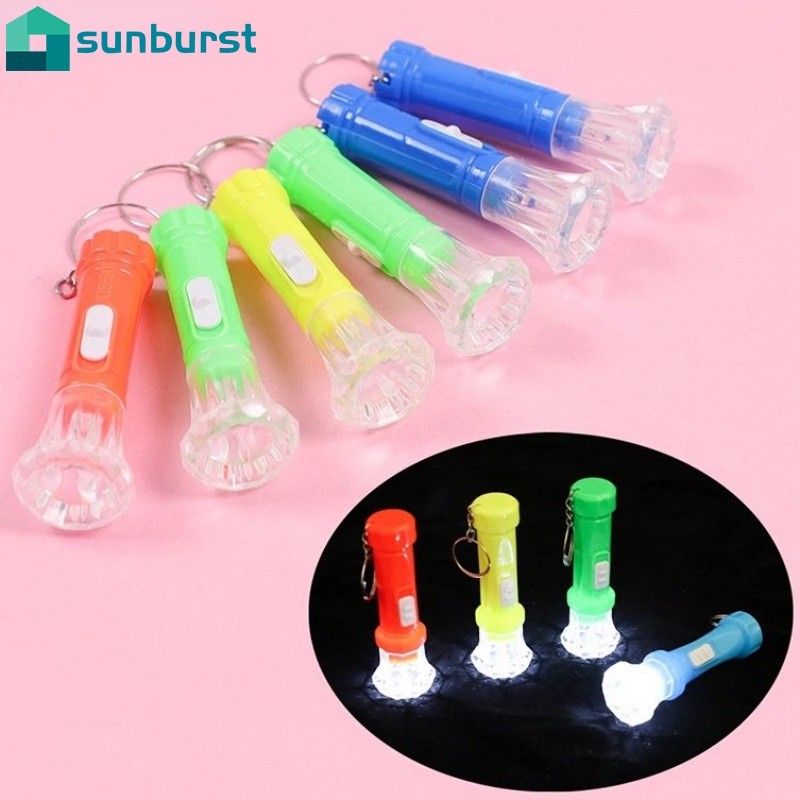 ร้อน1 พีซ สีสุ่ม ของเล่นเด็ก ไฟฉายพกพา พร้อมพวงกุญแจ มินิแขวนไฟ น่ารัก กระเป๋าจี้แสง พวงกุญแจ เครื่องมือ ปุ่มเซลล์ขับเคลื่อน