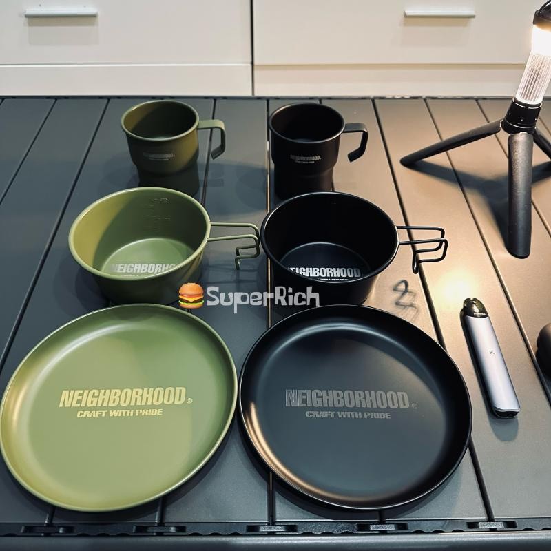 NEIGHBORHOOD ตั้งแคมป์กลางแจ้งปิกนิกอาหารเย็นสีดำลมแขวนถ้วยชามเฌอร่าชามอาหารจานแบบพกพาน้ำหนักเบาเย็น NBHD