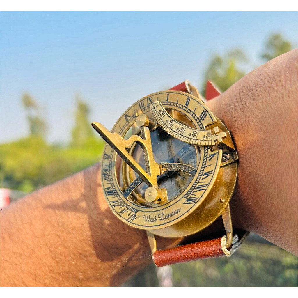นำเข้า  เข็มทิศทองเหลืองพร้อมสายหนัง นาฬิกาแดด   Brass Sundial Wrist Compass  Directional  Nautical