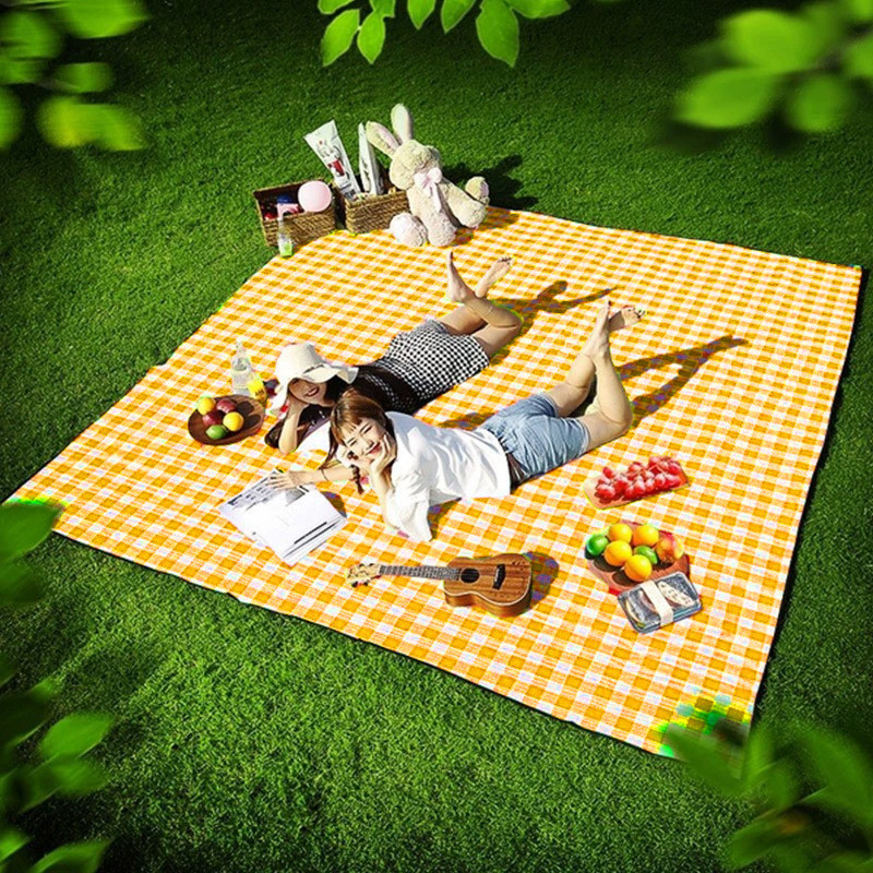 ตั้งแคมป์ผ้าปูโต๊ะทิ้งสีเหลืองสีแดงลายสก๊อตเสื่อปิกนิกสากลฤดูใบไม้ผลิฤดูร้อนสวนสนามหญ้าเสื่อปิกนิกกันน้าหนา